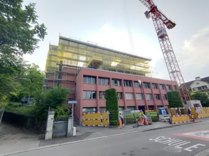 Umbau zollikerstrasse zuerich aussenansicht baugeruest